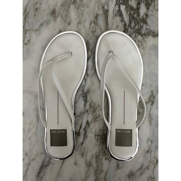 DOLCE VITA Women’s Size 6 White Leather Silver Casual Flip Flop Thong Sandals - Picture 2 of 5